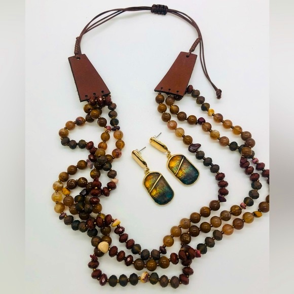 Vintage Unique Bead Necklace & Iridescent Earrings - Picture 16 of 16